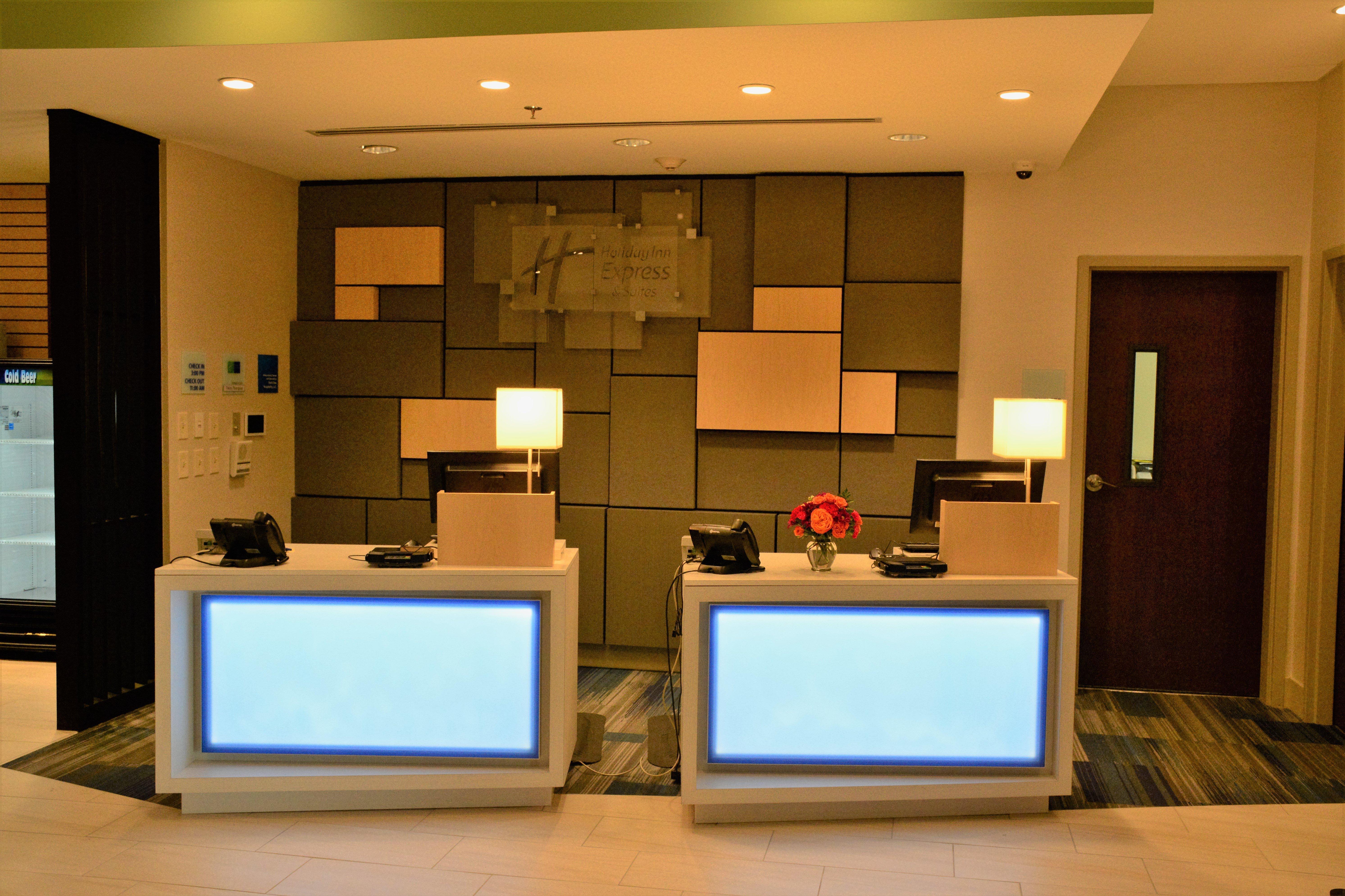 Holiday Inn Express & Suites Lexington Park California By Ihg Екстериор снимка