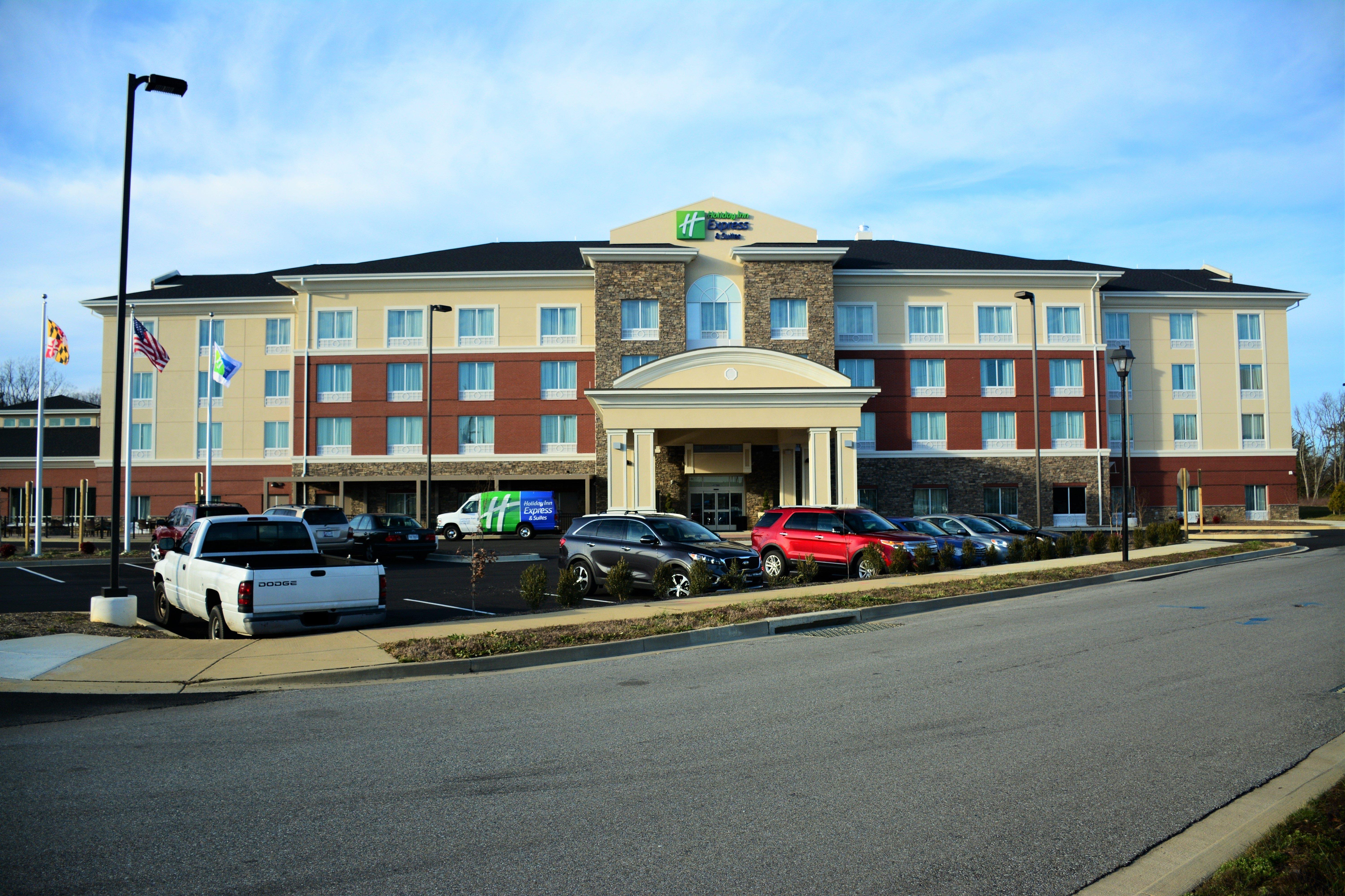 Holiday Inn Express & Suites Lexington Park California By Ihg Екстериор снимка