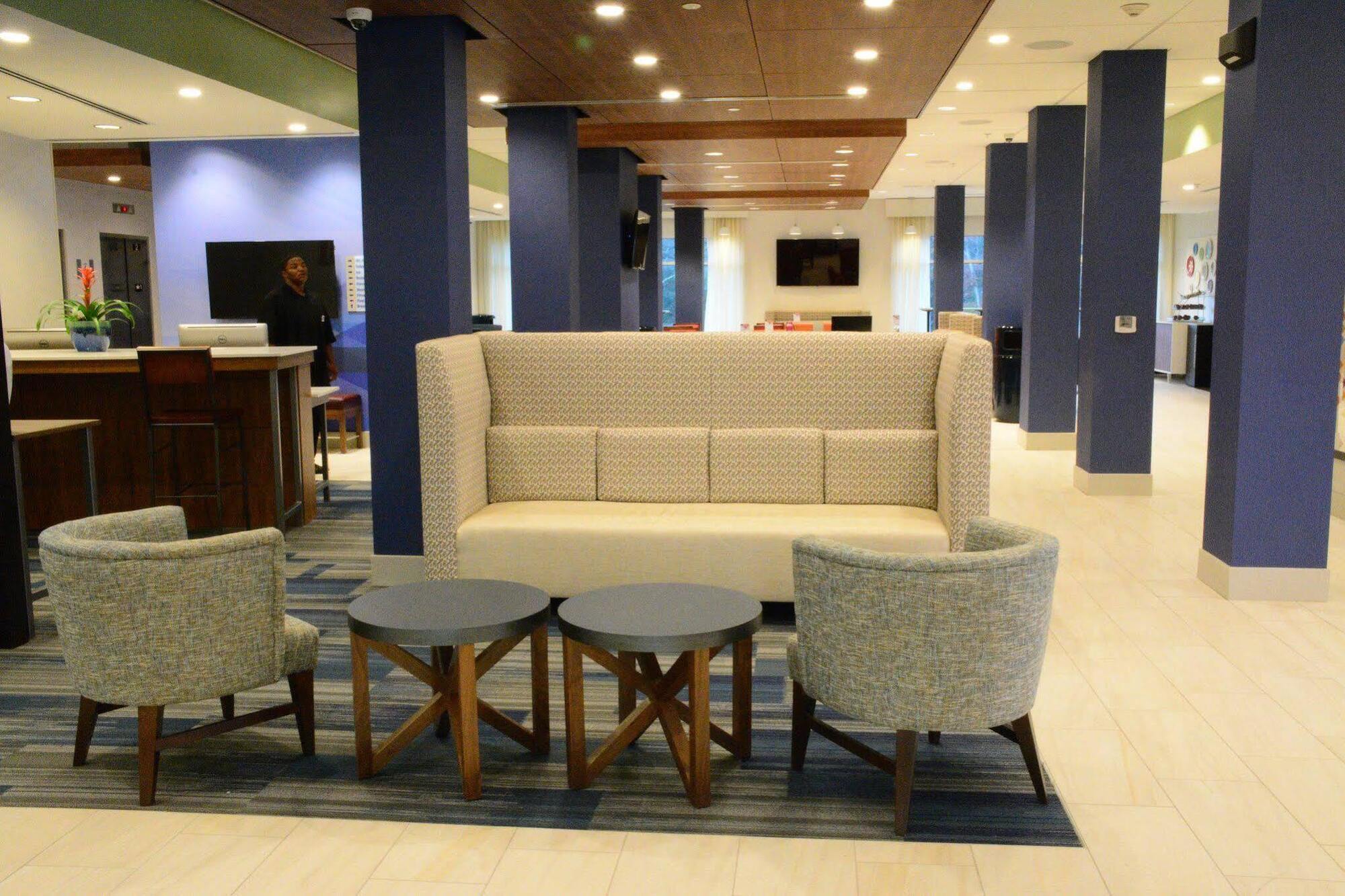 Holiday Inn Express & Suites Lexington Park California By Ihg Екстериор снимка